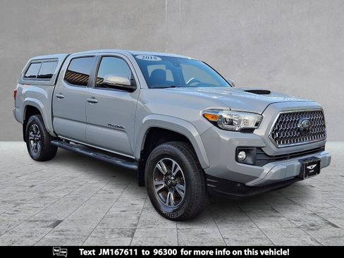 Used 2018 Toyota Tacoma TRD Sport AWD/4WD image 1