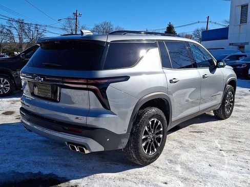 Used 2024 Chevrolet Traverse Z71 w/ Enhanced Driving Package image 8