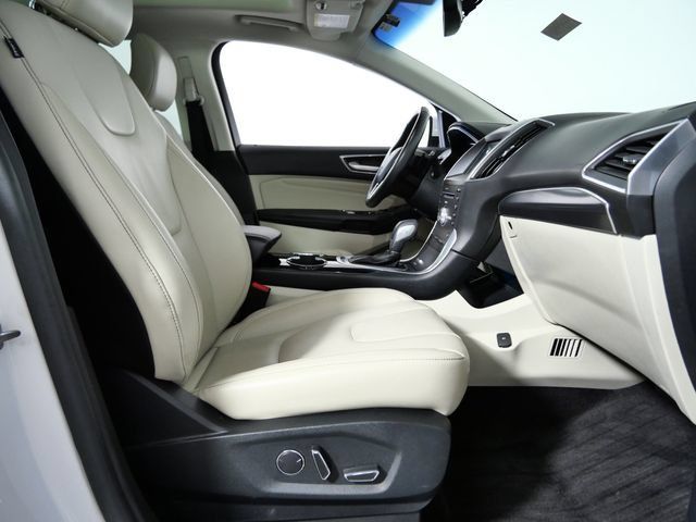 Certified 2017 Ford Edge Titanium w/ Technology Package AWD/4WD image 11