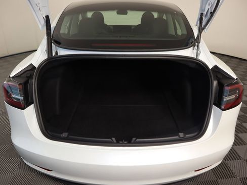 Used 2023 Tesla Model 3 Standard Range image 29