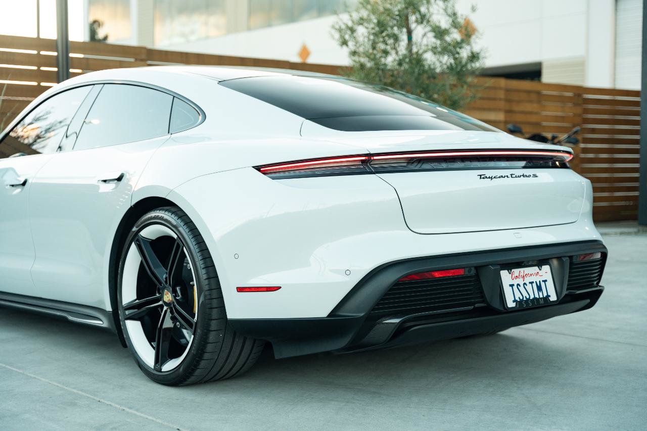 Used 2022 Porsche Taycan Turbo S AWD/4WD image 21
