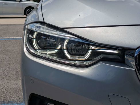 Used 2018 BMW 320i xDrive Sedan AWD/4WD image 10