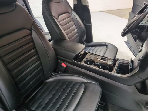 Used 2019 Ford Edge SEL w/ Equipment Group 201A AWD/4WD image 10