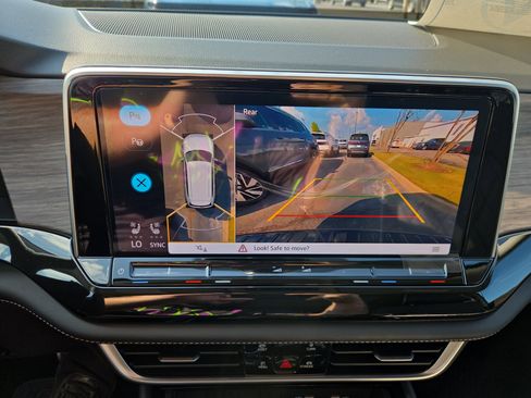 New 2026 Volkswagen Atlas SEL Premium R-Line image 12