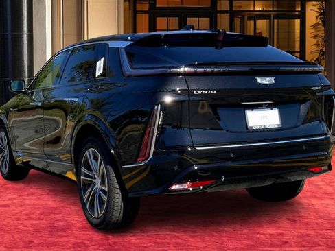 New 2026 Cadillac Lyriq Luxury image 4