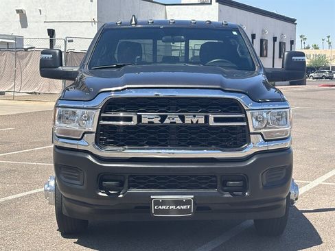 Used 2024 RAM 3500 Tradesman w/ Chrome Appearance Group AWD/4WD image 13
