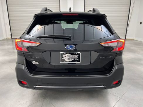 Used 2025 Subaru Outback Onyx Edition AWD/4WD image 6