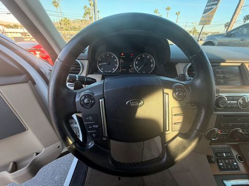 Used 2014 Land Rover LR4 HSE LUX AWD/4WD image 18