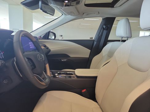 Used 2024 Lexus RX 350 Premium w/ Accessory Package (K3) FWD image 26