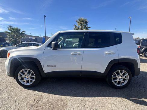 Certified 2023 Jeep Renegade Latitude image 2