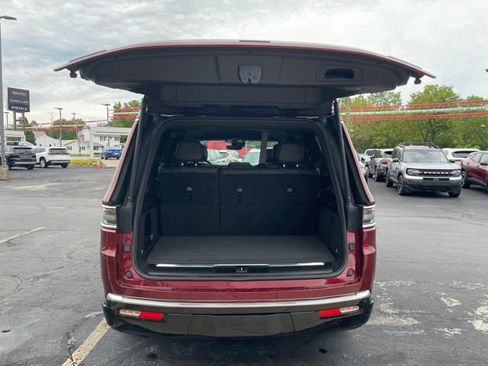 Used 2022 Jeep Grand Wagoneer Series I AWD/4WD image 7