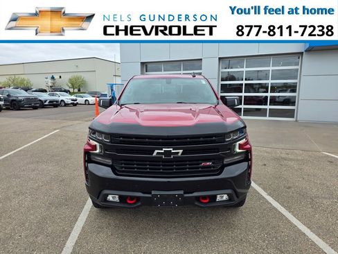 Used 2021 Chevrolet Silverado 1500 LT Trail Boss w/ Convenience Package II AWD/4WD image 2