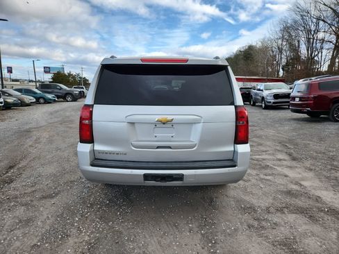 Used 2015 Chevrolet Suburban LT w/ Luxury Package image 4