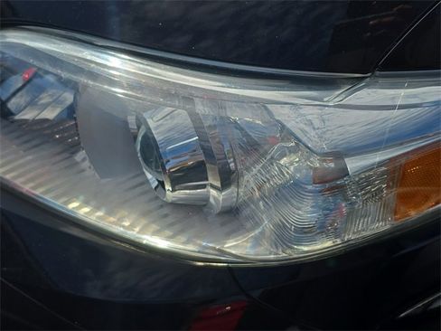 Used 2019 Toyota Sienna XLE image 7