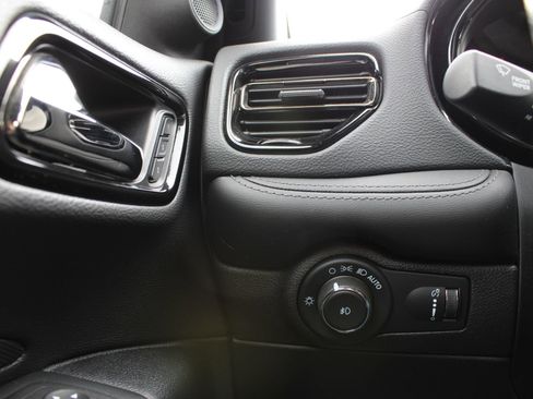 Used 2022 Dodge Durango GT AWD/4WD image 32