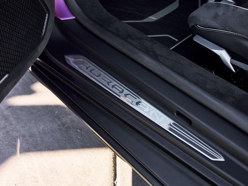 Used 2024 Lamborghini Huracan Sterrato image 31