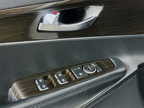 Certified 2020 Kia Sorento S image 21