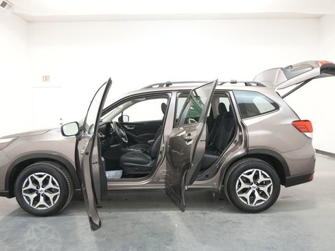 Used 2023 Subaru Forester Premium image 25