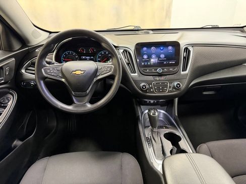 Used 2020 Chevrolet Malibu LT FWD image 17