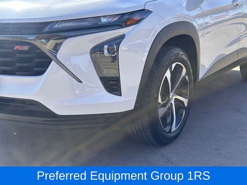 Used 2024 Chevrolet Trax RS w/ Sunroof Package image 7