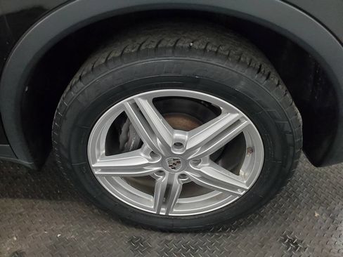 Used 2012 Porsche Cayenne image 21