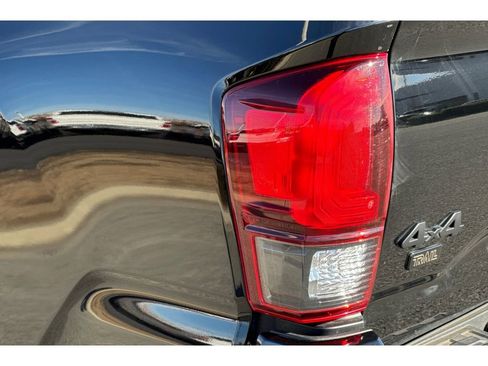 Used 2023 Toyota Tacoma 4x4 Double Cab image 30