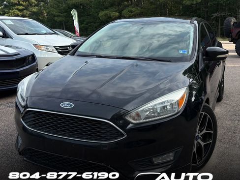 Used 2015 Ford Focus SE w/ SE Sport Package FWD image 1