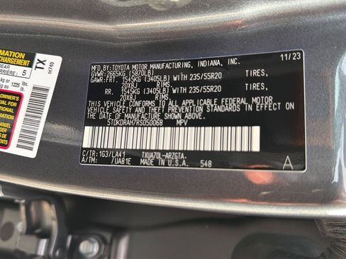 Used 2024 Toyota Highlander Platinum FWD image 43