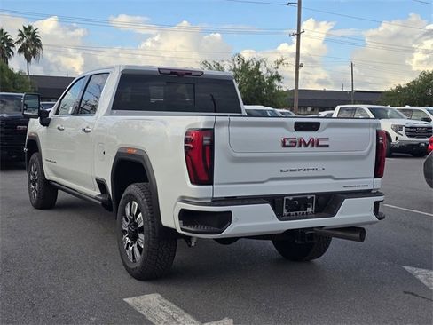 New 2026 GMC Sierra 2500 Denali w/ Denali Reserve Package image 7