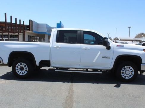 Used 2020 Chevrolet Silverado 2500 LT w/ Texas Edition AWD/4WD image 2