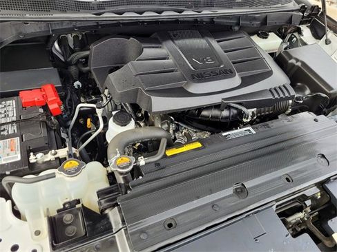Used 2024 Nissan Titan PRO-4X w/ Pro-4x Convenience Package image 29