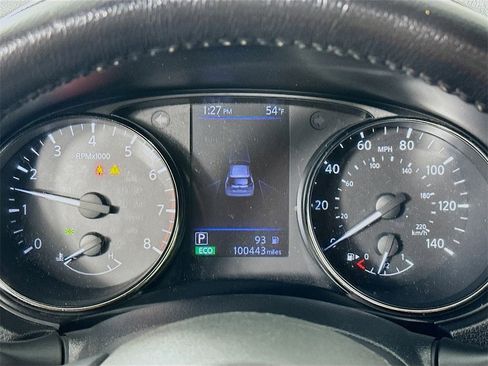 Used 2019 Nissan Rogue SV image 12