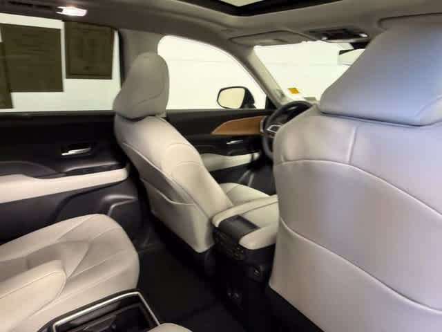 Used 2026 Toyota Grand Highlander AWD image 50