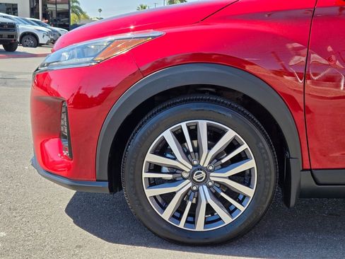 Certified 2023 Nissan Kicks SR w/ SR Premium Package FWD image 9