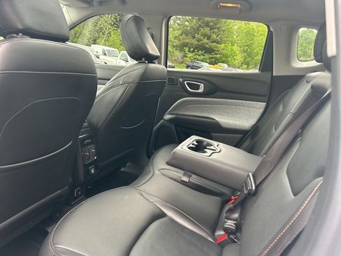 Used 2022 Jeep Compass Latitude w/ Sun and Sound Group AWD/4WD image 25