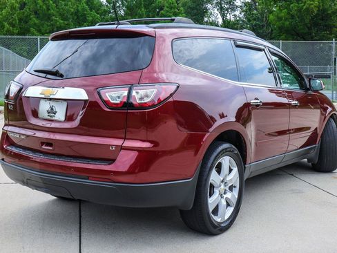 Used 2017 Chevrolet Traverse LT w/ Style and Technology Package AWD/4WD image 14