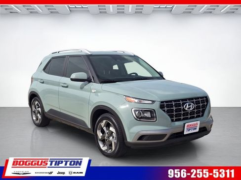 Used 2025 Hyundai Venue SEL FWD image 1