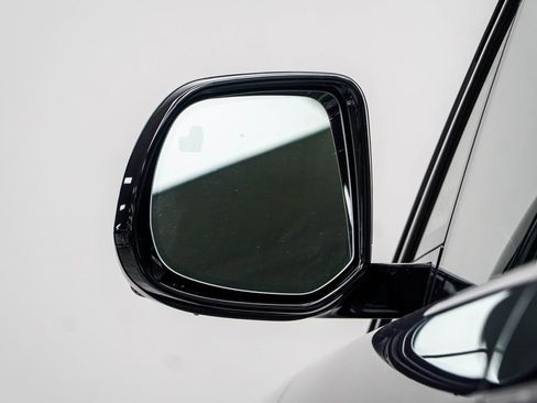 Used 2024 Land Rover Range Rover SE AWD/4WD image 15