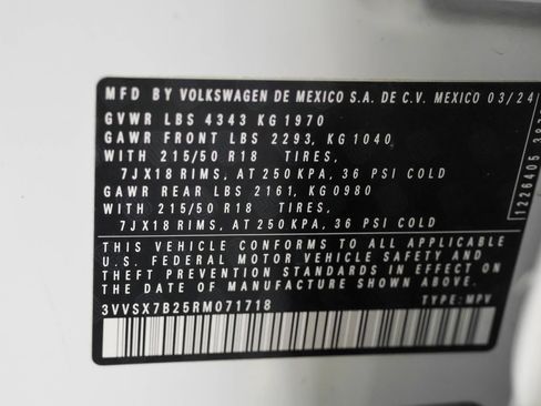Used 2024 Volkswagen Taos SE w/ MDO Package FWD image 49