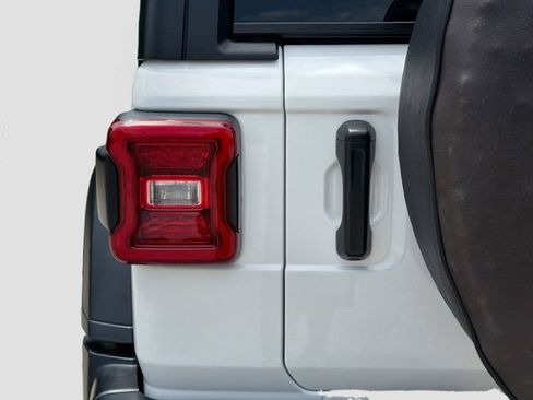 Used 2021 Jeep Wrangler Unlimited Sport AWD/4WD image 10