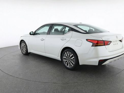Used 2025 Nissan Altima 2.5 SV image 6