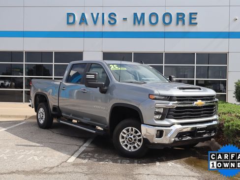 Used 2025 Chevrolet Silverado 2500 LT w/ Convenience Package AWD/4WD image 2
