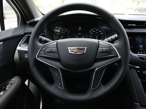 New 2026 Cadillac XT5 Luxury w/ LPO, Floor Liner Package image 10