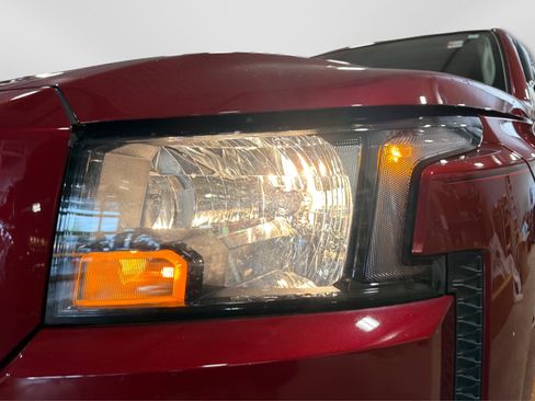Used 2022 Nissan Frontier SV AWD/4WD image 14