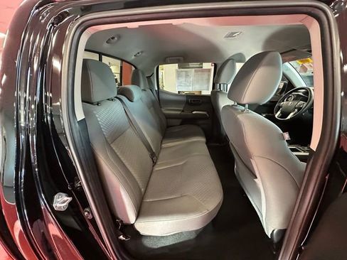 Used 2023 Toyota Tacoma SR5 AWD/4WD image 15