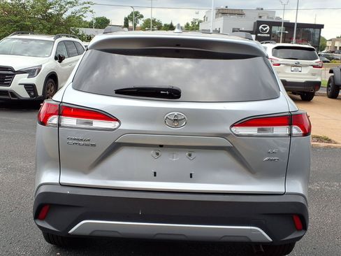 Used 2022 Toyota Corolla Cross LE AWD/4WD image 18