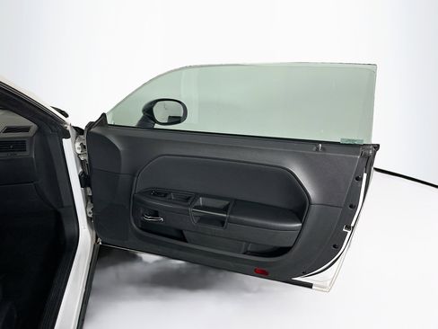 Used 2011 Dodge Challenger RWD image 26