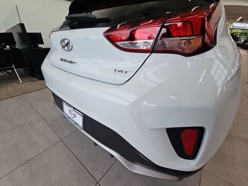 Used 2019 Hyundai Veloster Turbo Ultimate FWD image 12