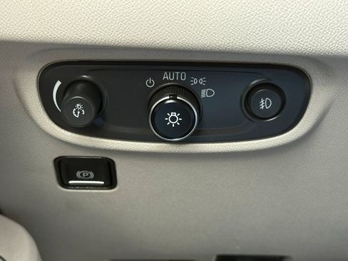 Used 2018 GMC Terrain Denali w/ Advanced Safety Package AWD/4WD image 41