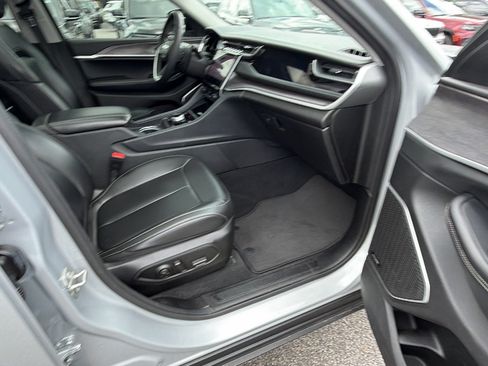 Used 2023 Jeep Grand Cherokee 4WD 4xe image 19